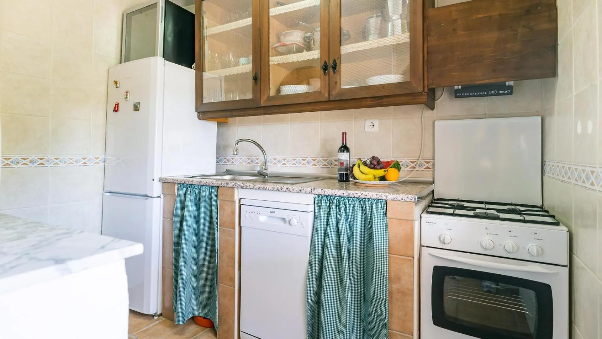 Lovely Home In Sedella With Wifi